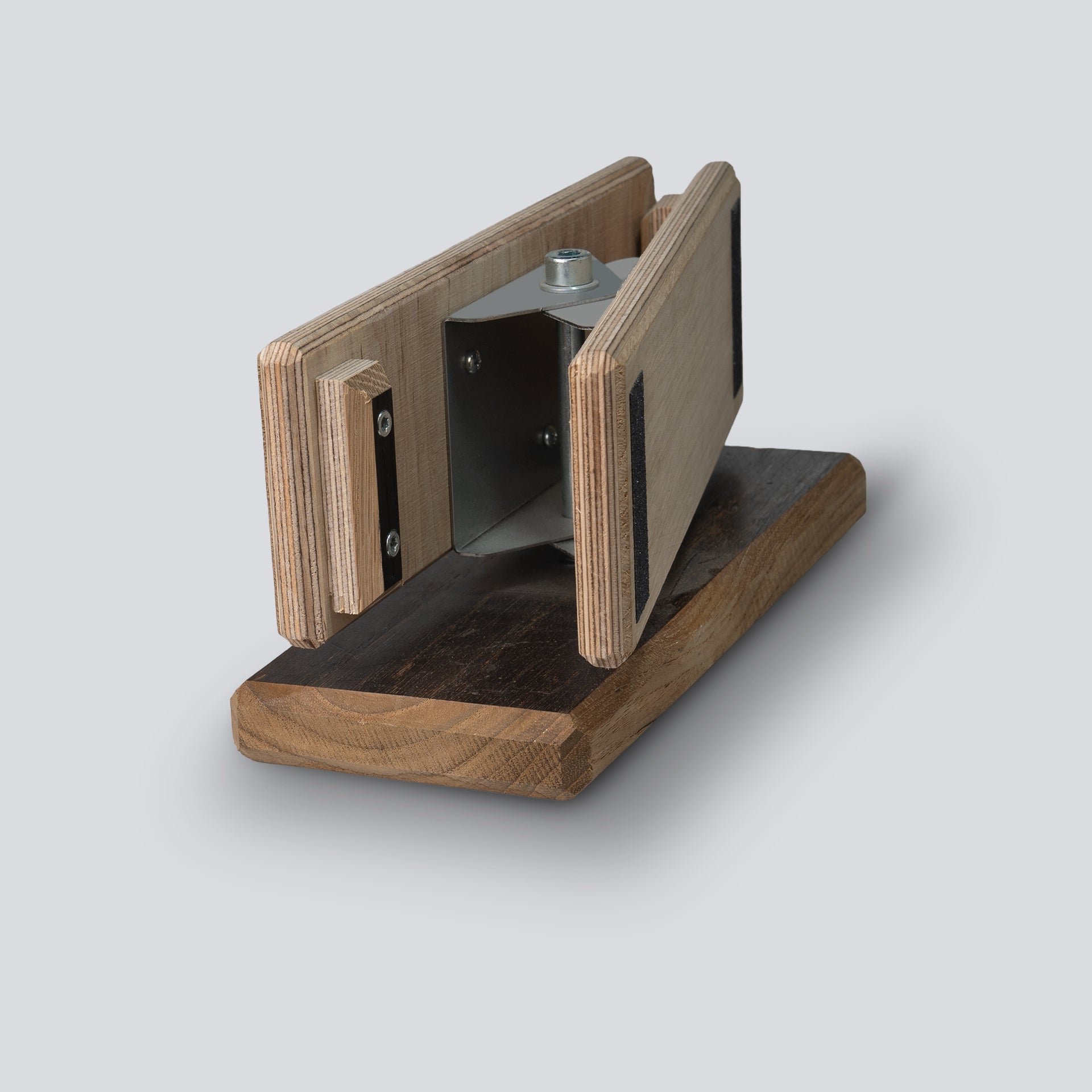 an isometric view of a wooden competition game that uses pinches