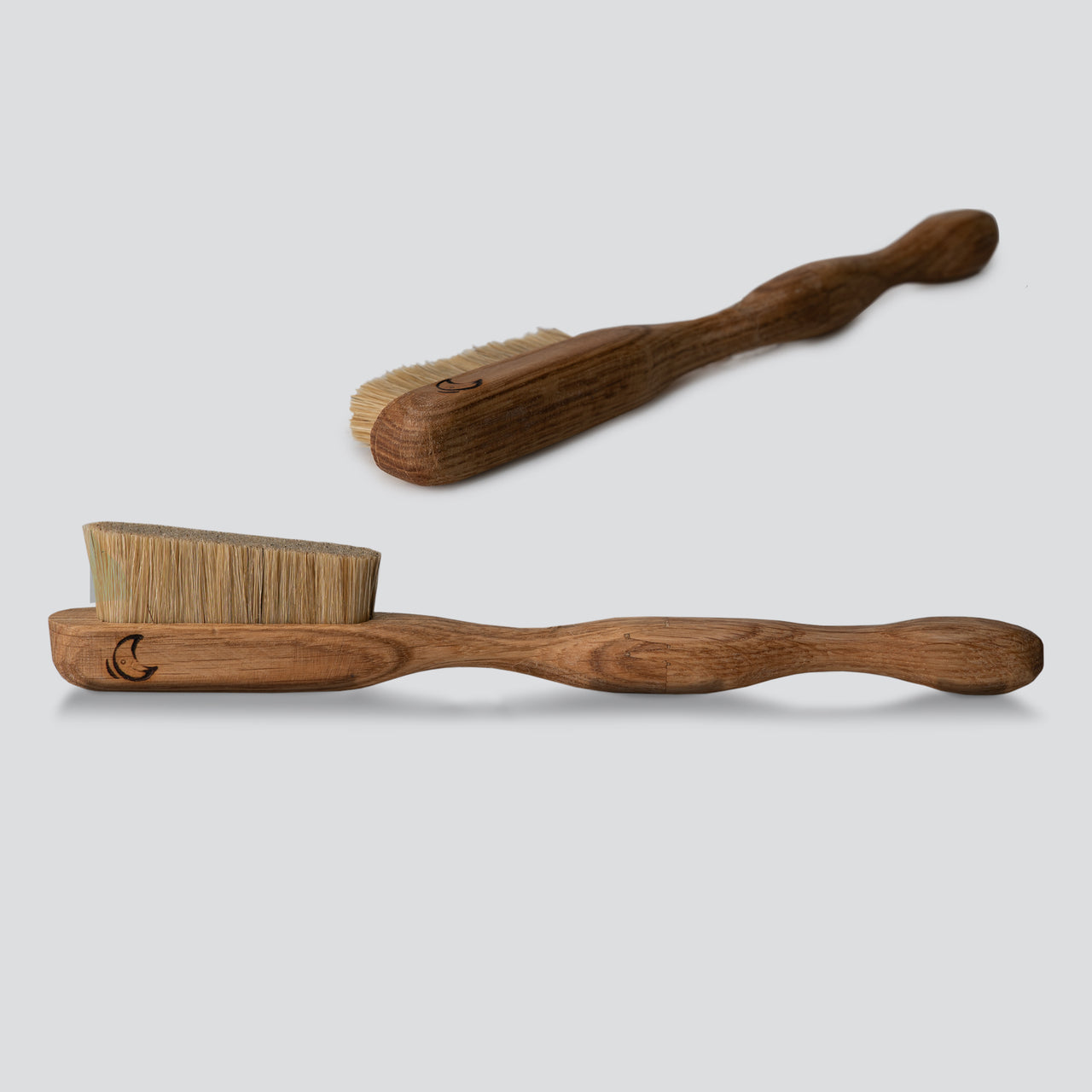 Luna Holds - Reclaimed Oak Brush